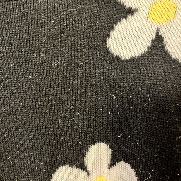 Daisy Flower Sweater - S / Black | Skinny Dip Skinnydip London - Picture 2 of 3